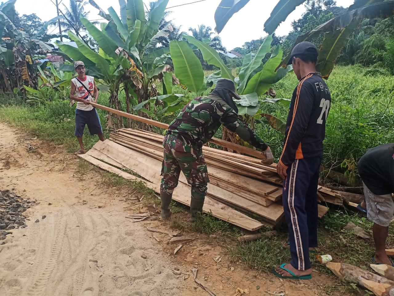 Papan Jembatan Harus Kuat Sekuat Semangat Satgas TMMD