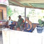 Anjangsana ke Rumah Warga, Cara Babinsa Koramil 05/Embaloh Hulu Eratkan Silaturahmi