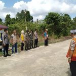 Amankan Lokasi Kunjungan Bupati, Babinsa Fokus Pantau Wilayah