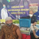 Babinsa Koramil 1206-06/Putussibau Utara Dampingi Petugas Puskesmas Lakukan Swab