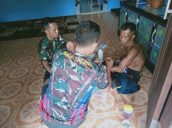 Bakes Tangani Warga di Lokasi TMMD Ke-111 Kodim 1207/Pontianak