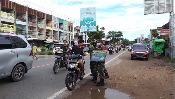 Buah Tangan Dari Satgas TMMD Ke-111 Kodim 1207/Pontianak Untuk Warga Desa Kuala Mandor B