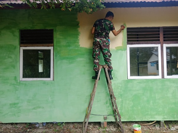 Setelah Dicat, Posko TMMD Ke-111 Kodim 1207/Pontianak Terlihat Bagus dan Bersih