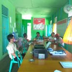 Babinsa 1206 – 06/Putussibau Utara dan Perangkat Desa Sosialisasi PPKM Mikro dan Vaksin Covid-19