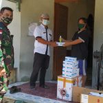 Koramil 1206 – 16/Seberuang dan Satgas Covid-19 Seberuang Bagikan Sarana Protkes