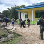 Babinsa Fokus Selesaikan Pengecoran Tempat Wudhu