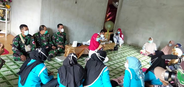 Sasaran Non Fisik TMMD Ke-111 Kodim 1207/Pontianak Pun Digencarkan Anggota Satgas